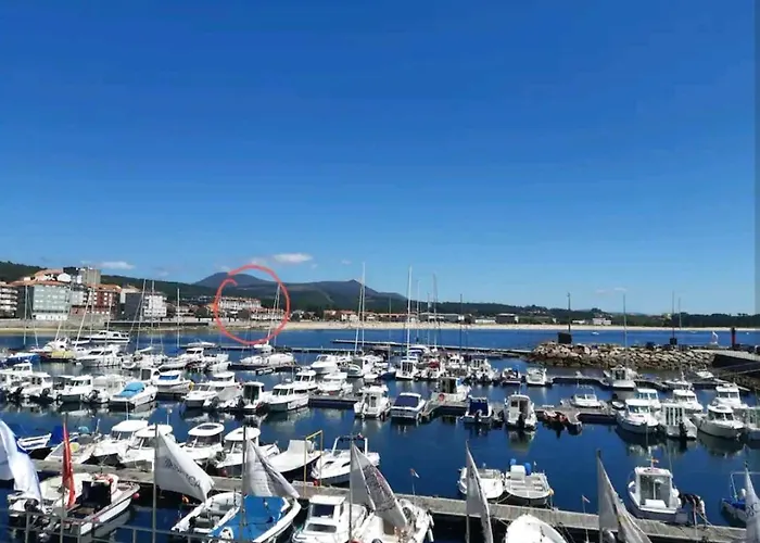 A Pie De Playa De Ribeira